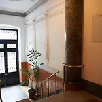 Miramare Luxury 公寓式酒店 的里雅斯特